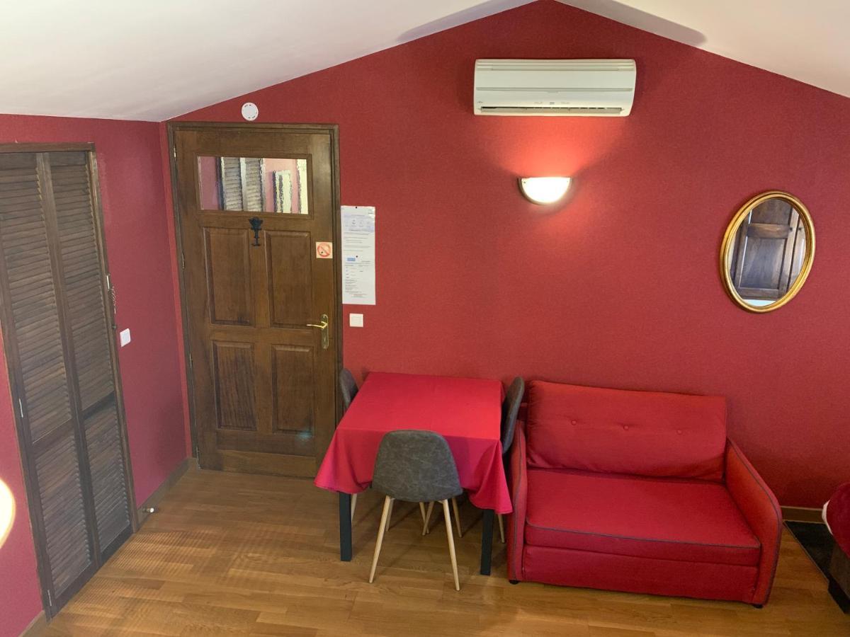 Au Clos Georges , Piscine Et Holiday home