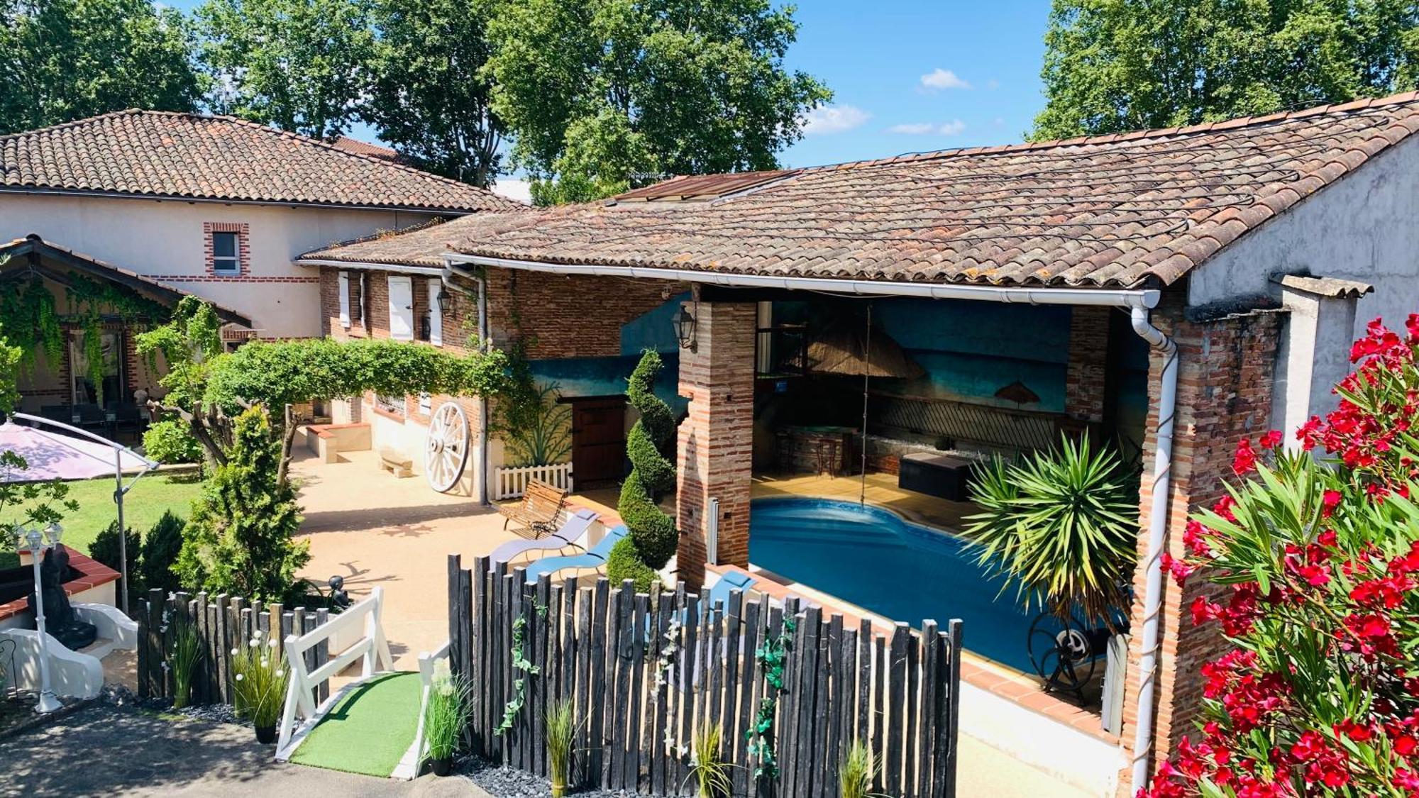 Au Clos Georges , Piscine Et